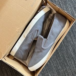 NIB Sperry Seaside Emboss Suede Grey Sneaker